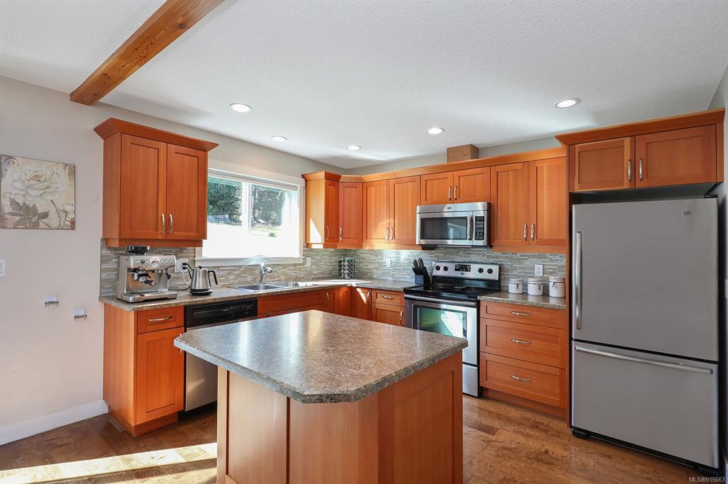 2780 Bradshaw Road, Qualicum Beach, BC, V9K 2L9 - 10