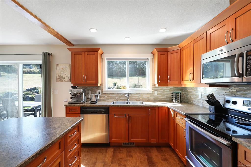 2780 Bradshaw Road, Qualicum Beach, BC, V9K 2L9 - 11