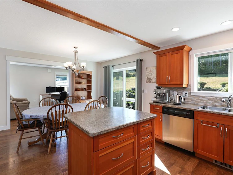 2780 Bradshaw Road, Qualicum Beach, BC, V9K 2L9 - 12