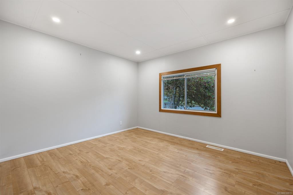 663 6th Street, Courtenay, BC, V9N 1M7 - 32