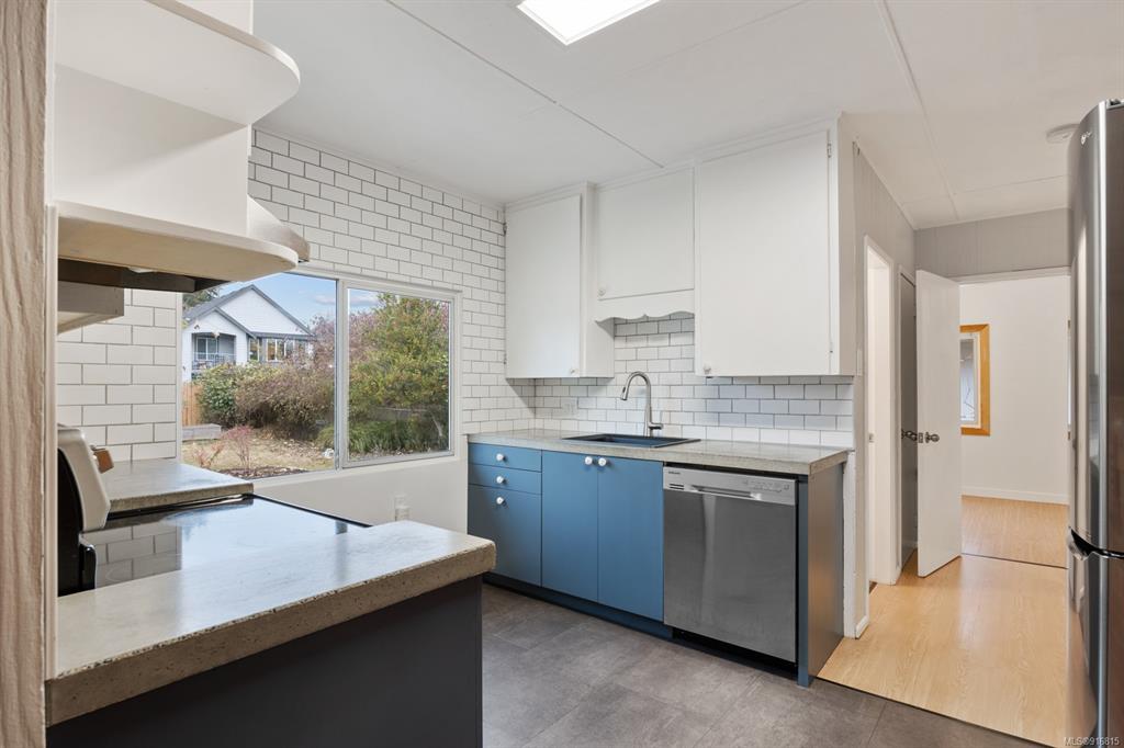 663 6th Street, Courtenay, BC, V9N 1M7 - 38