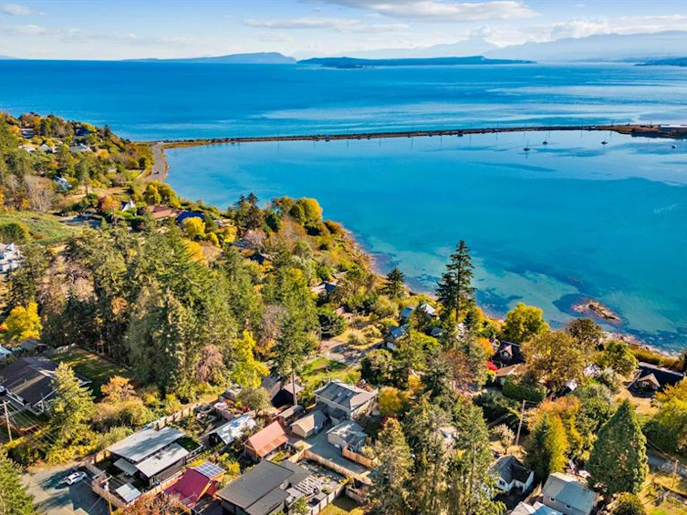 1304 Midden Road, Comox, BC, V9M 2R6 - 2