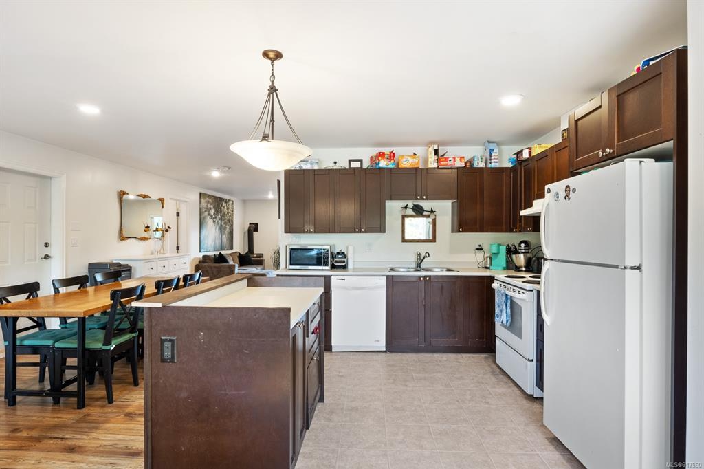 5140 Willis Way, Courtenay, BC, V9J 1L7 - 5