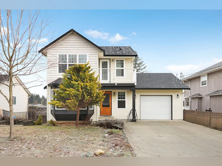 A/B-2782 Kendal Avenue, Cumberland, BC, V0R 1S0