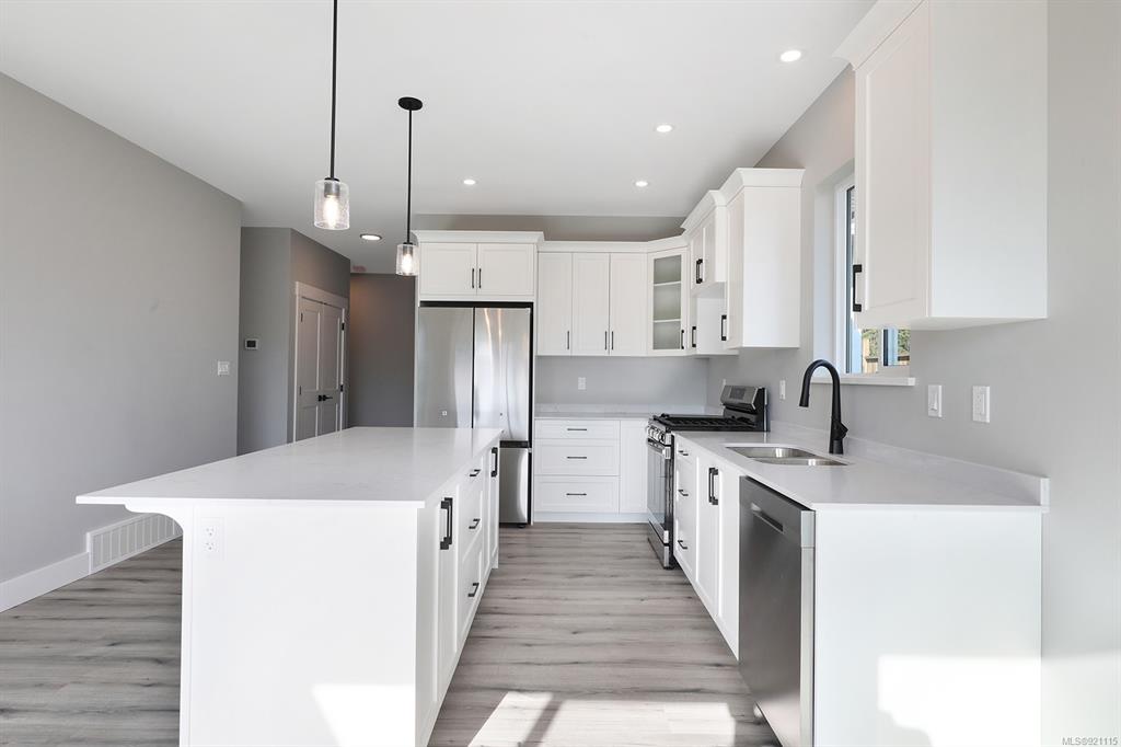 2721 Maple Street, Cumberland, BC, V0R 1S0 - 10