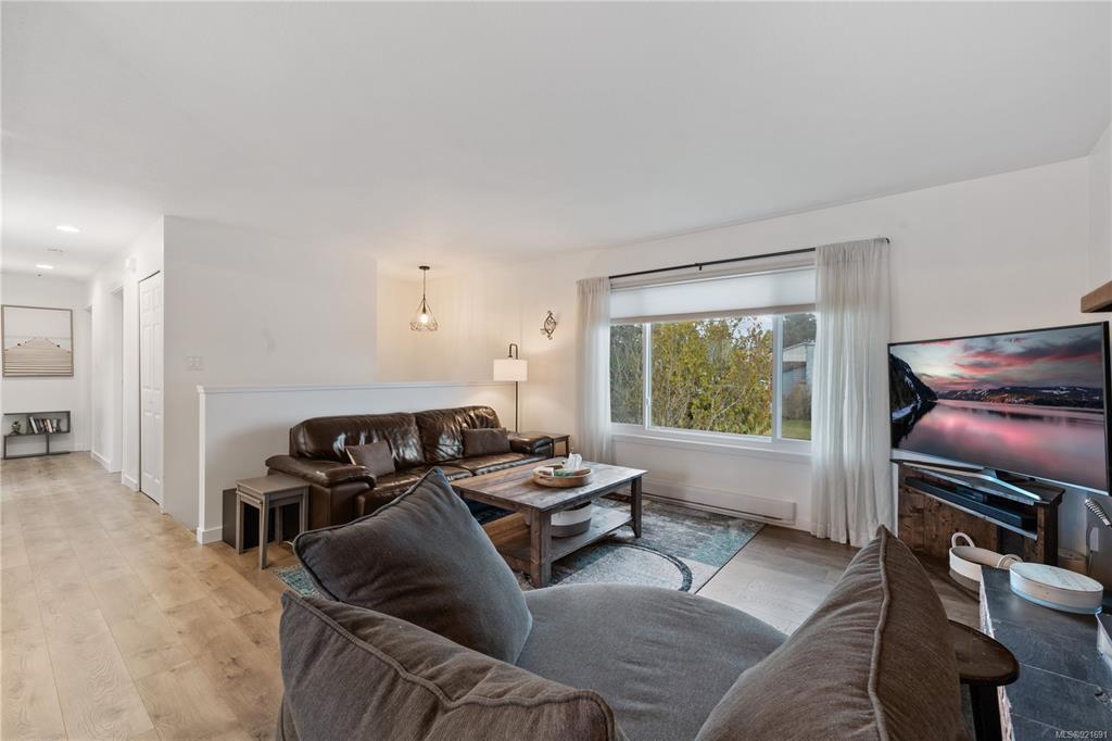 2450 Grant Avenue, Courtenay, BC, V9N 7M3 - 6