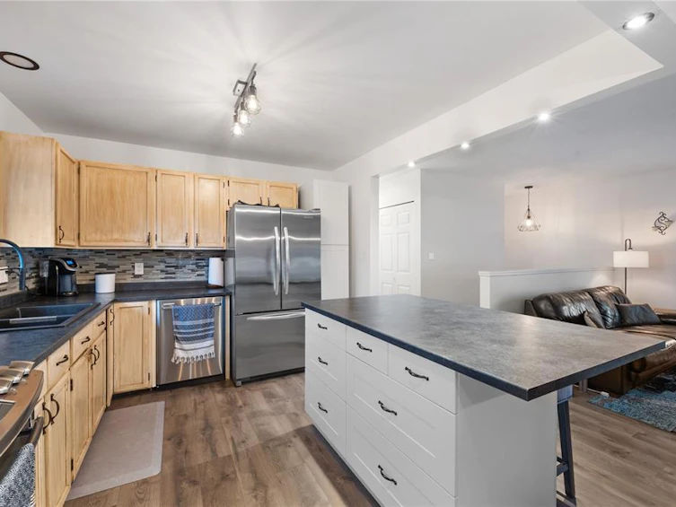 2450 Grant Avenue, Courtenay, BC, V9N 7M3 - 7