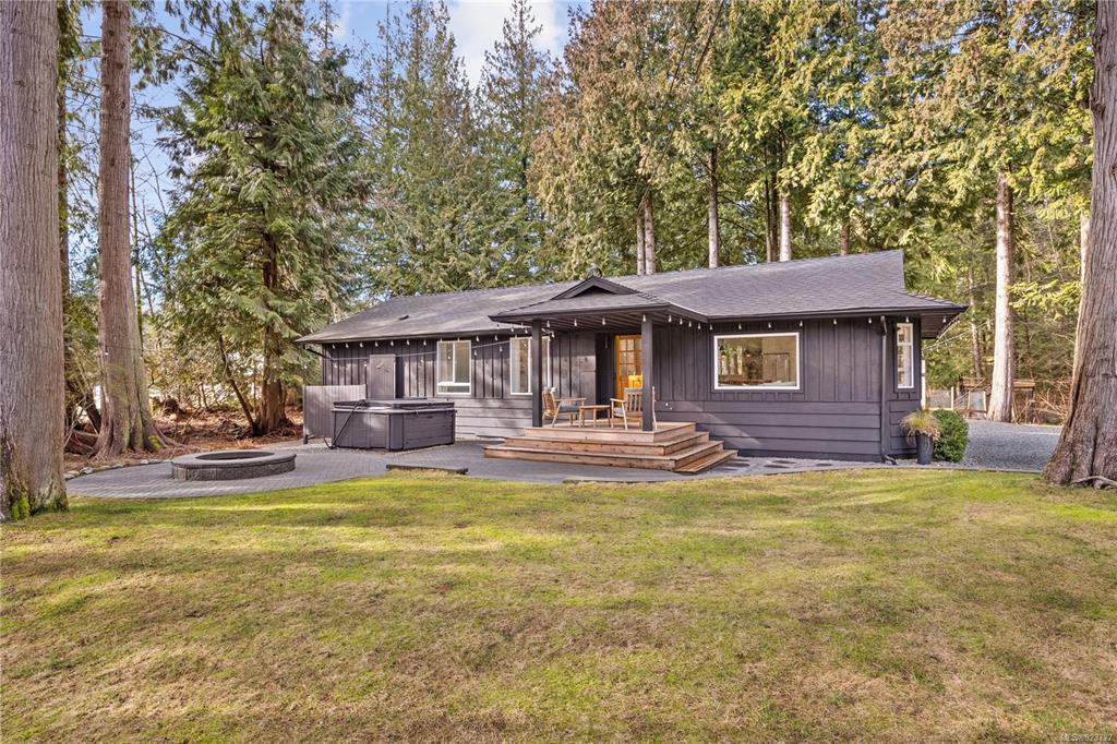 2933 Baird Road, Cumberland, BC, V9N 9N6 - 2