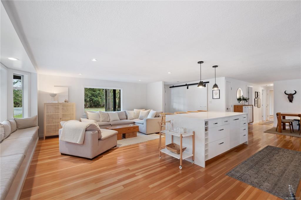 2933 Baird Road, Cumberland, BC, V9N 9N6 - 15