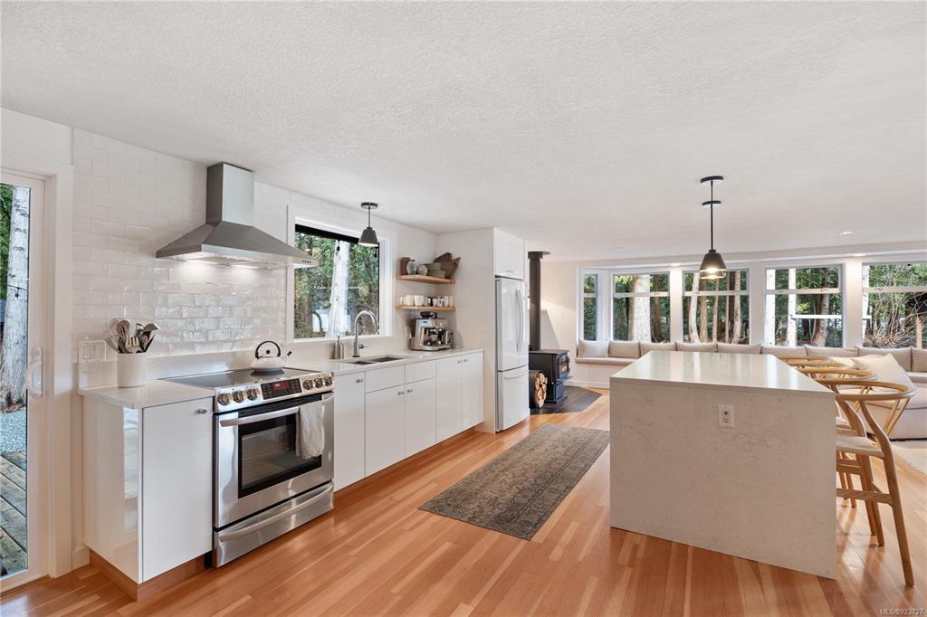 2933 Baird Road, Cumberland, BC, V9N 9N6 - 20