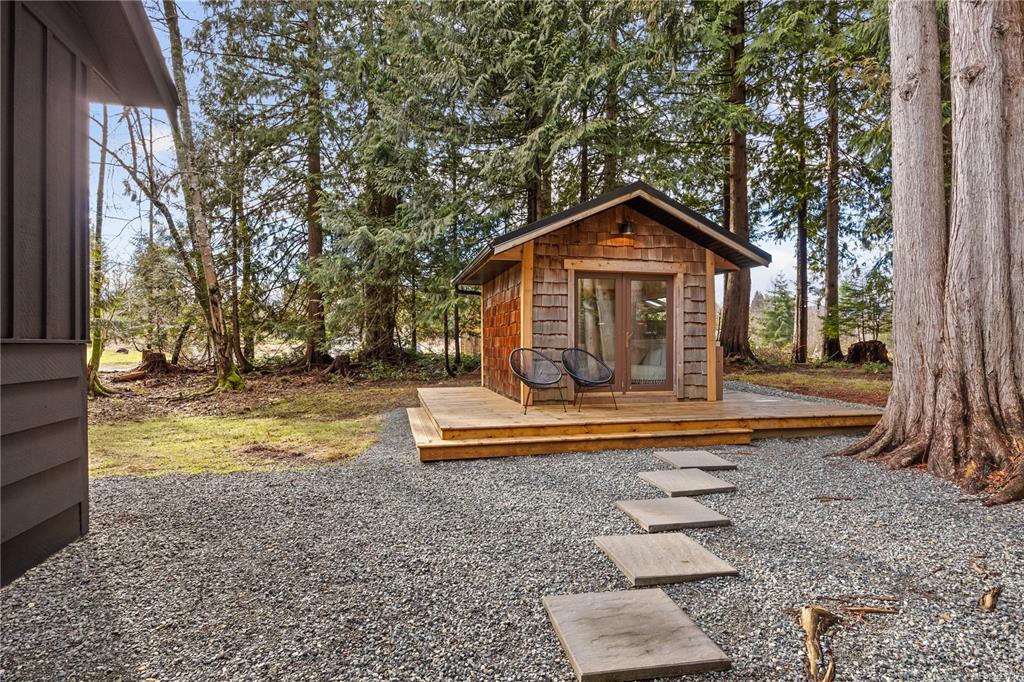 2933 Baird Road, Cumberland, BC, V9N 9N6 - 48