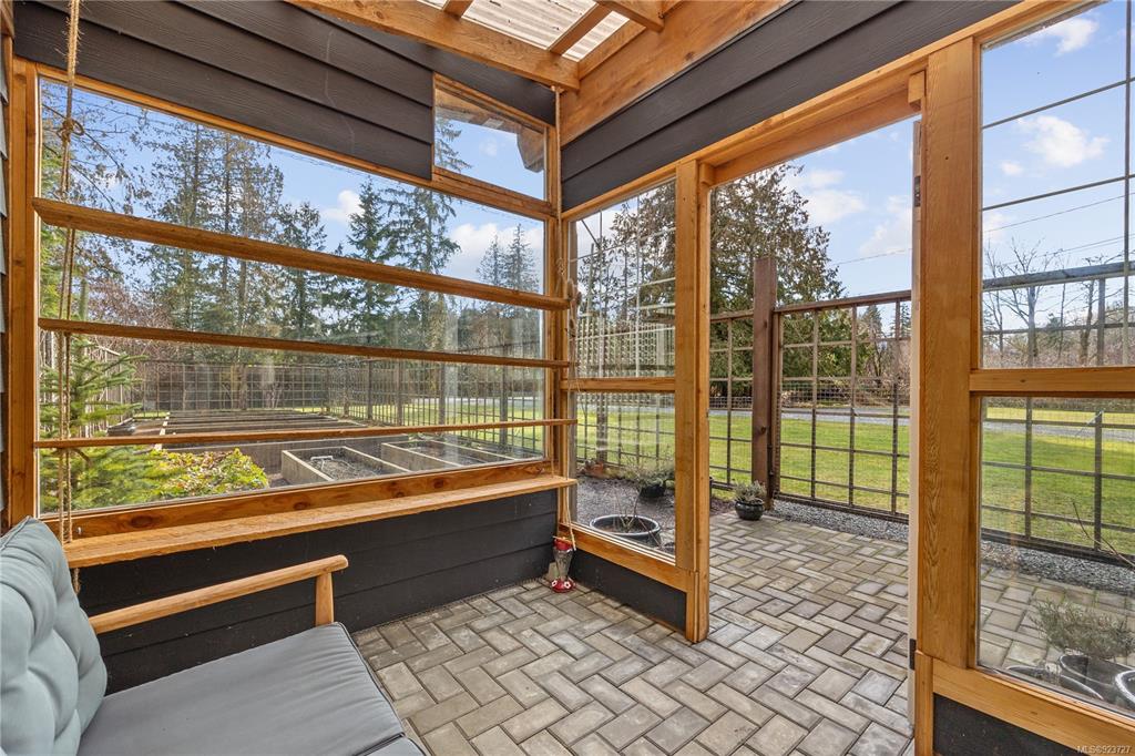 2933 Baird Road, Cumberland, BC, V9N 9N6 - 54
