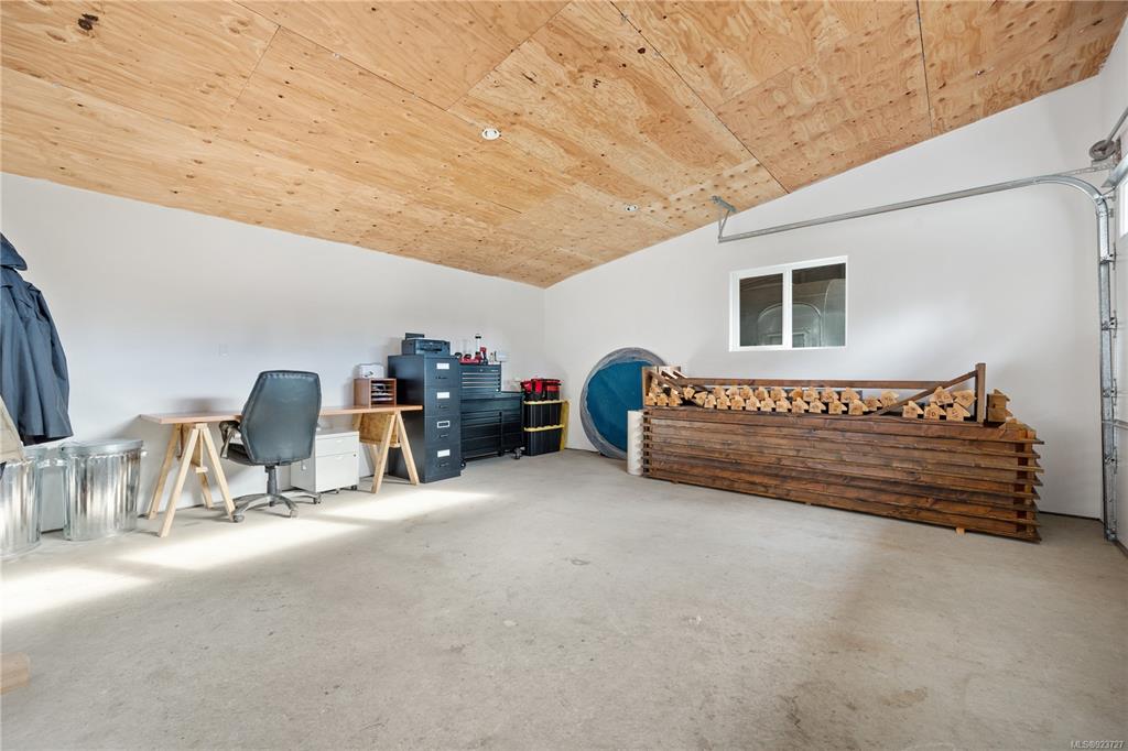 2933 Baird Road, Cumberland, BC, V9N 9N6 - 58