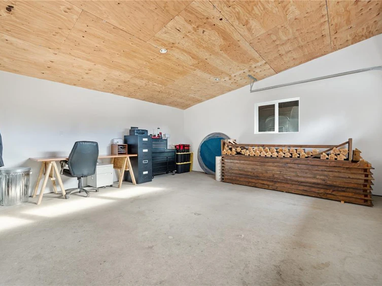 2933 Baird Road, Cumberland, BC, V9N 9N6 - 58