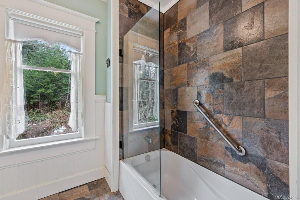 6470 Mystery Beach Road, Union Bay, BC, V0R 1W0 - 24