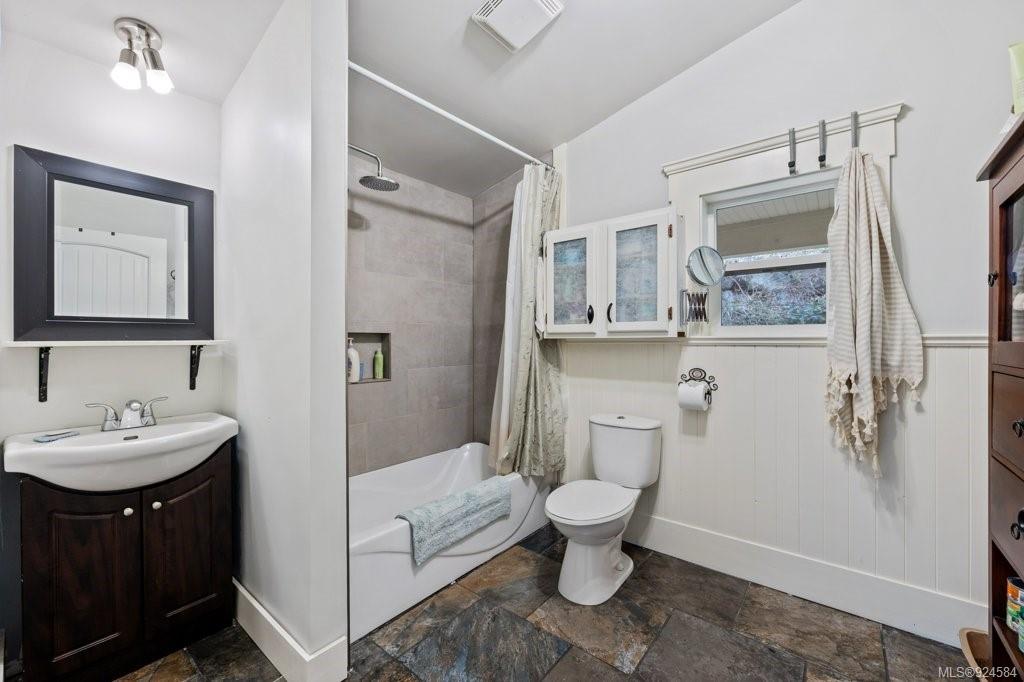 6470 Mystery Beach Road, Union Bay, BC, V0R 1W0 - 38