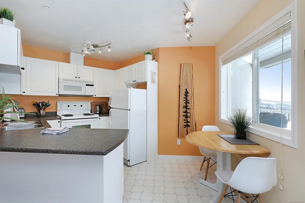 308-1201 Henry Road, Courtenay, BC, V9J 1L0 - 9