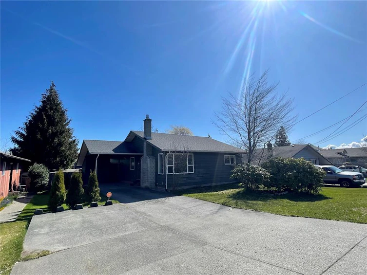 2067 S Alder Street, Campbell River, BC, V9W 5R6