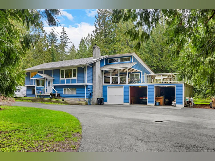 666 Qualicum Road, Qualicum Beach, BC, V9K 1M4