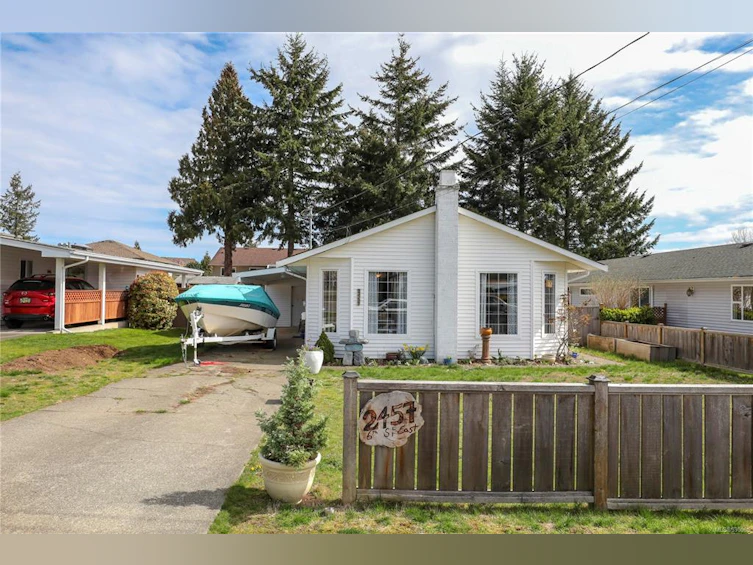 2457 E 6th Street, Courtenay, BC, V9N 7T8