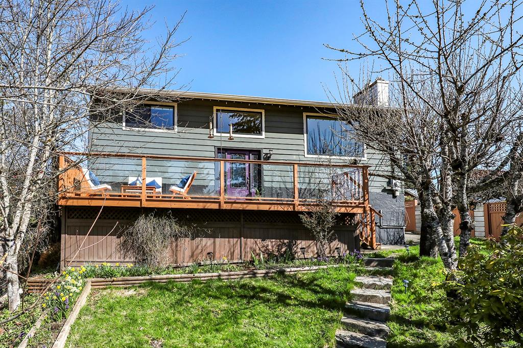 2592 Maryport Avenue, Cumberland, BC, V0R 1S0
