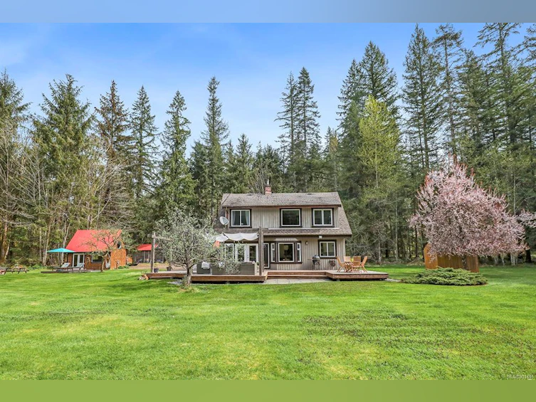 7003 N River Avenue, Black Creek, BC, V9J 1N5