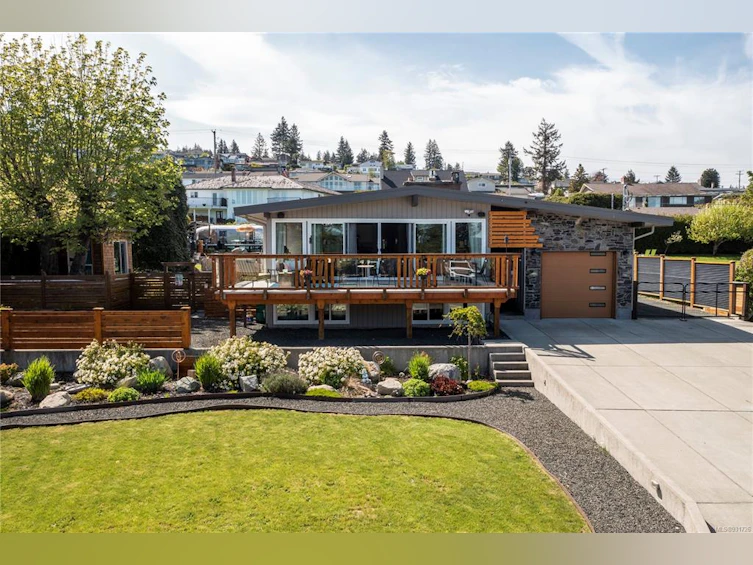 260 Carnegie Street, Campbell River, BC, V9W 2J5