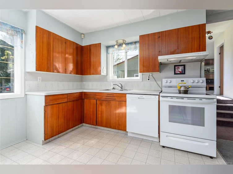 1159 Cumberland Road, Courtenay, BC, V9N 2E8