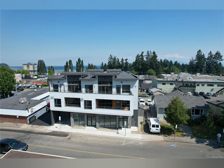 301-113 E Hirst Avenue, Parksville, BC, V9P 1K3