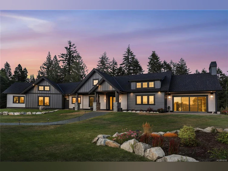 2725 Monte Vista Drive, Qualicum Beach, BC, V9K 1V1