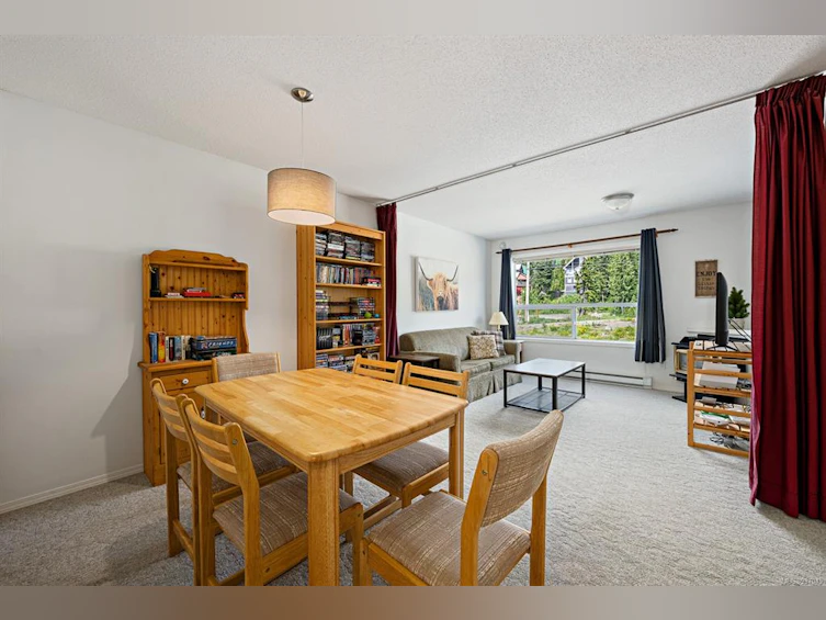 209-1105 Henry Road, Courtenay, BC, V9J 1L0 - 2