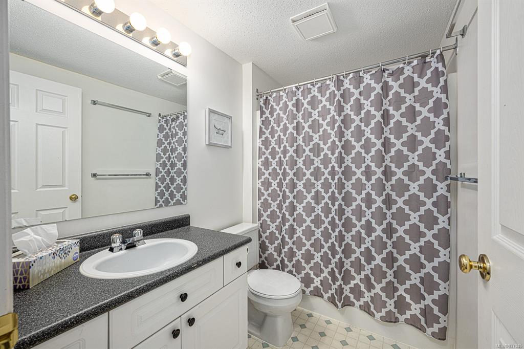 209-1105 Henry Road, Courtenay, BC, V9J 1L0 - 6