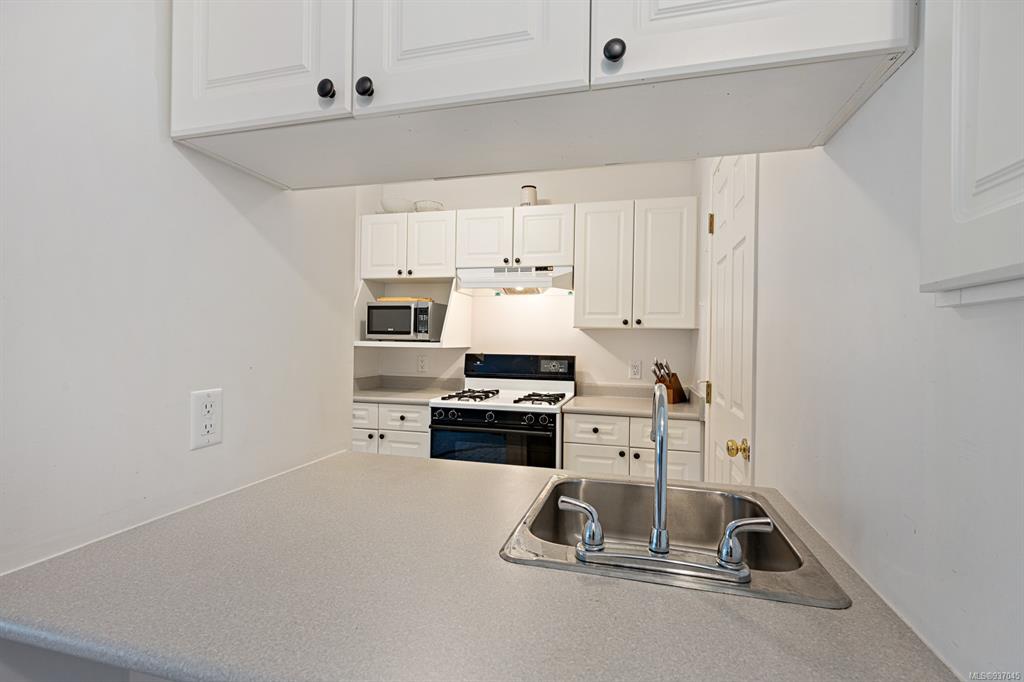 209-1105 Henry Road, Courtenay, BC, V9J 1L0 - 10