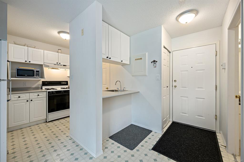 209-1105 Henry Road, Courtenay, BC, V9J 1L0 - 12