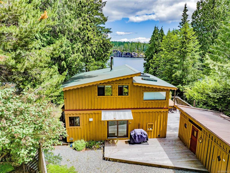 830 Austin Drive, Cortes Island, BC, V0P 1K0