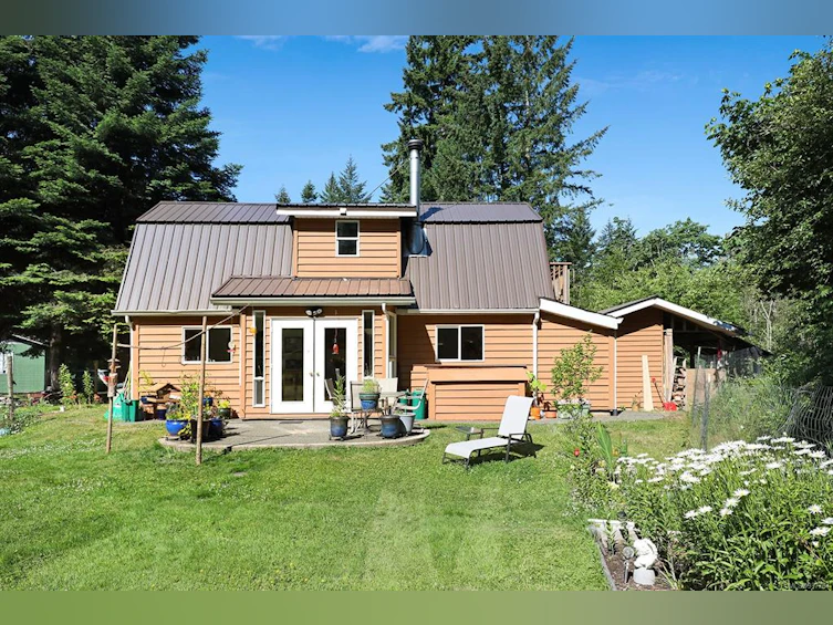 3198 Hellicar Road, Courtenay, BC, V9J 1M9