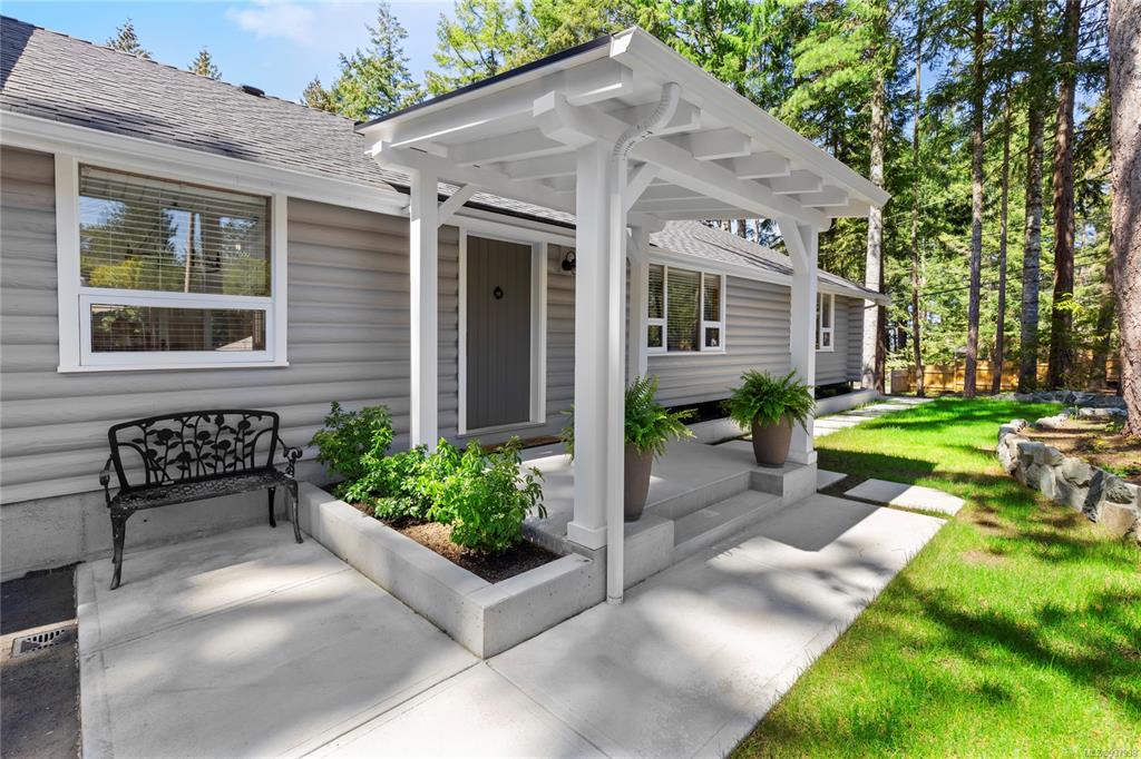 2496/2504 Island Highway, Qualicum Beach, BC, V9K 1B5