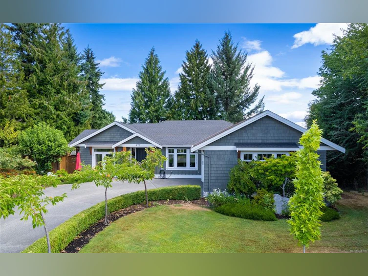877 Fairways Drive, Qualicum Beach, BC, V9K 2J1