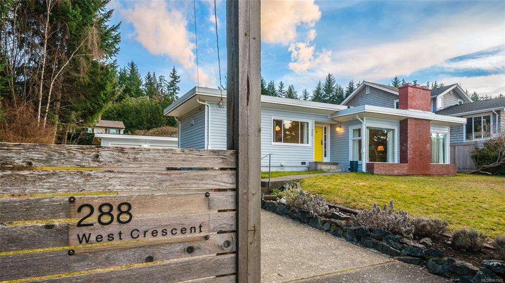 288 Crescent Road, Qualicum Beach, BC, V9K 1J9