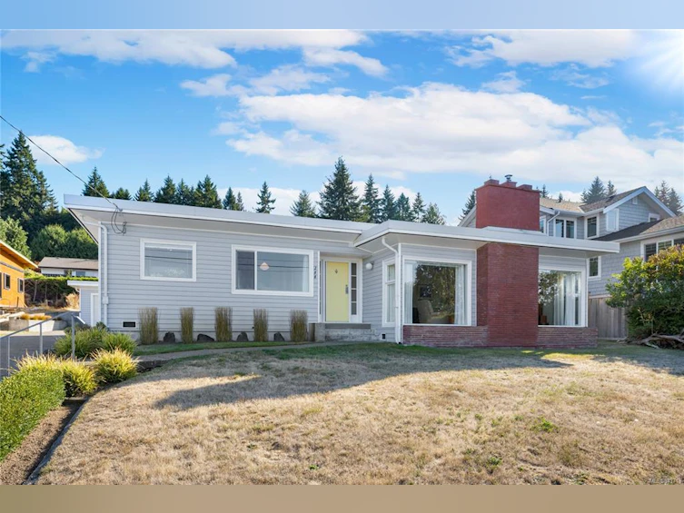 288 Crescent Road, Qualicum Beach, BC, V9K 1J9