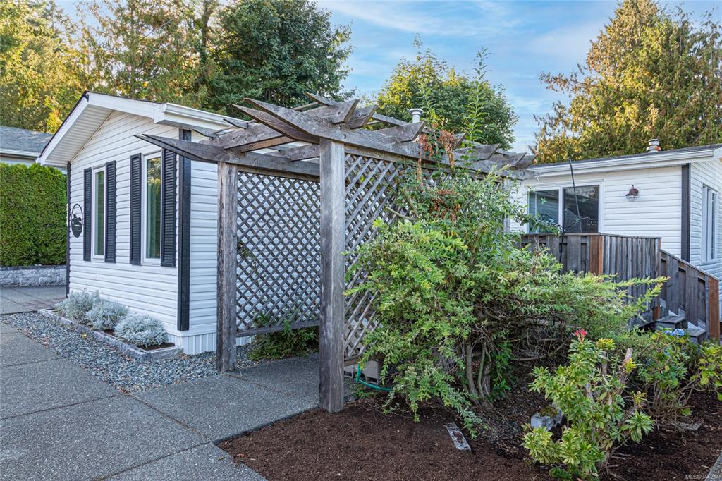 734 Drew Road, French Creek, BC, V9P 1X3