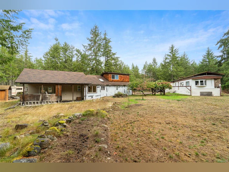 985 Englishman River Road, Errington, BC, V0R 1V0
