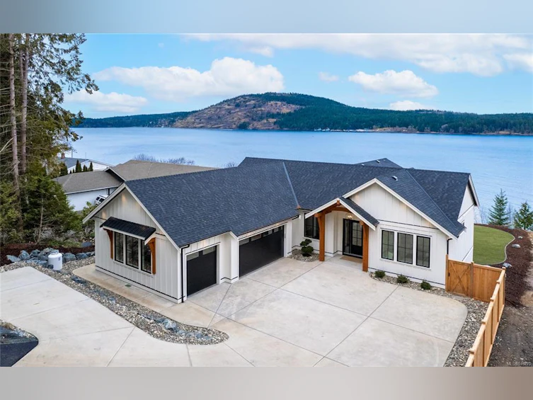 8498 Rumming Road, Nanaimo, BC, V0R 2H0