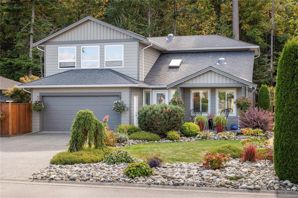 619 Viking Way, French Creek, BC, V9P 2Z5