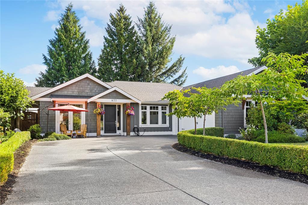 877 Fairways Drive, Qualicum Beach, BC, V9K 2J1