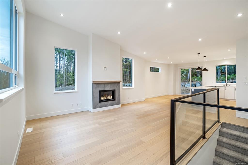 111 Raven Way, Ladysmith, BC, V9G 0C2 - 3