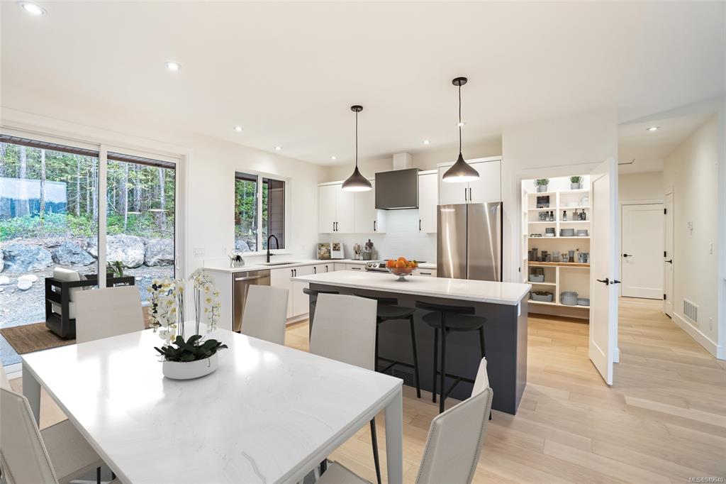111 Raven Way, Ladysmith, BC, V9G 0C2 - 9
