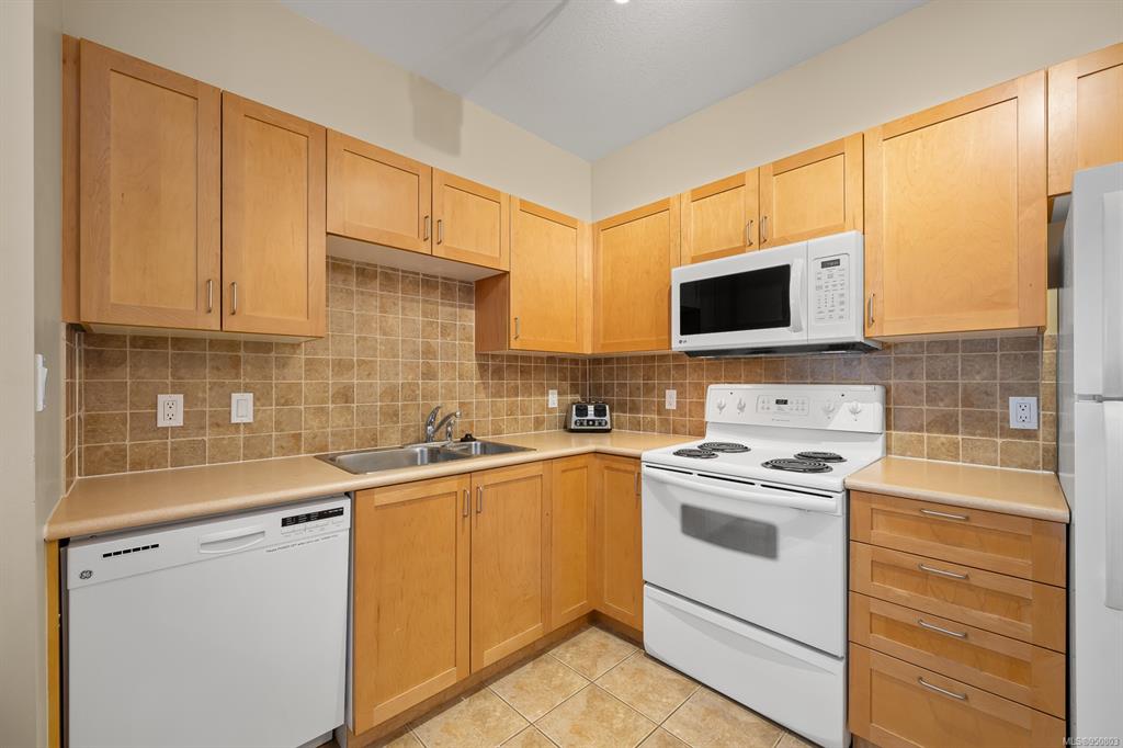 204-1280 Alpine Road, Courtenay, BC, V9J 1L0 - 4