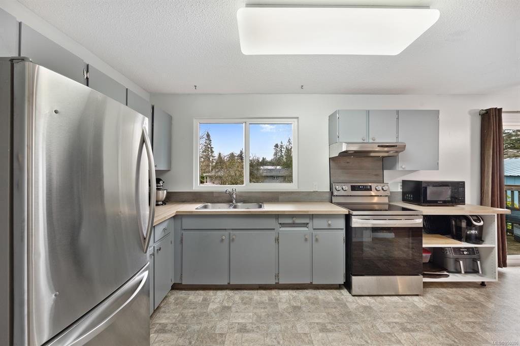 1623 Tsimshian Avenue, Comox, BC, House For Sale REW