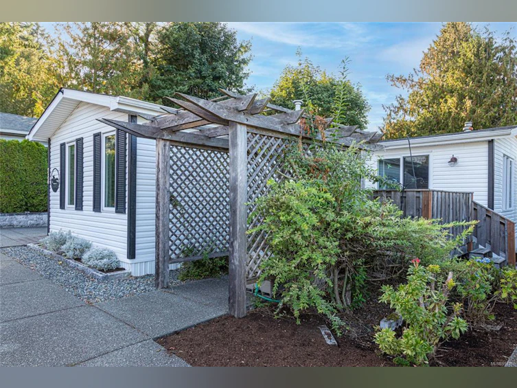 734 Drew Road, French Creek, BC, V9P 1X3